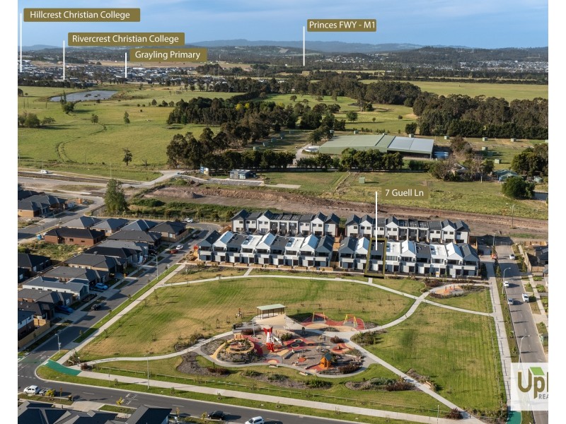7 Guell Lane, Clyde North VIC 3978