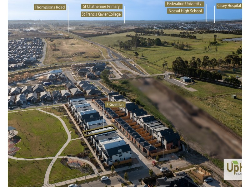 7 Guell Lane, Clyde North VIC 3978