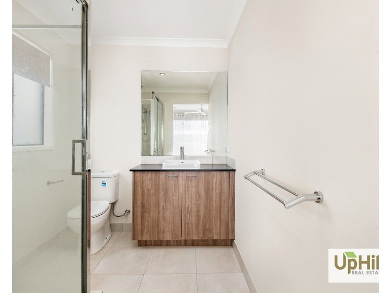 21 Rilana Road, Clyde North VIC 3978