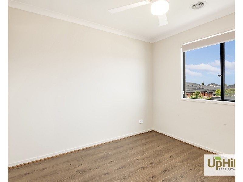 21 Rilana Road, Clyde North VIC 3978