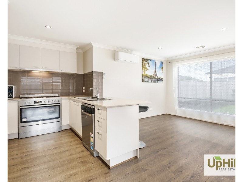 21 Rilana Road, Clyde North VIC 3978