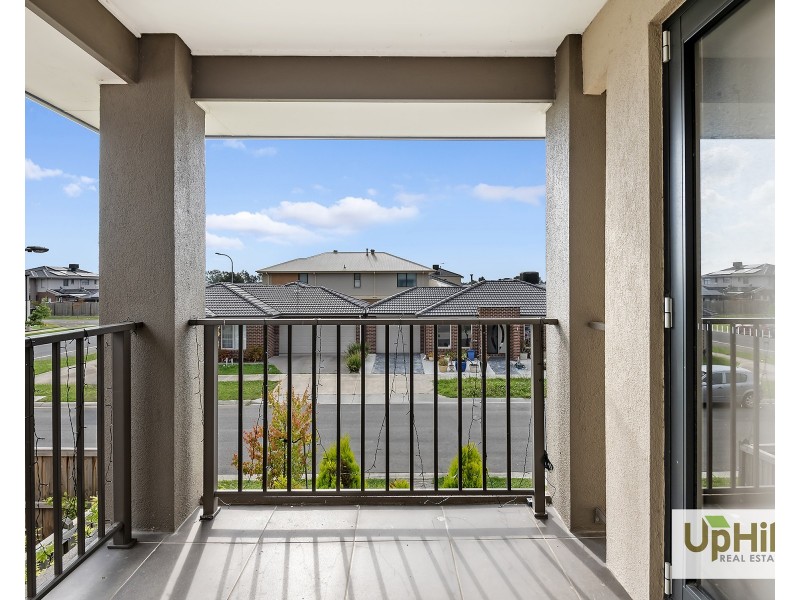 21 Rilana Road, Clyde North VIC 3978