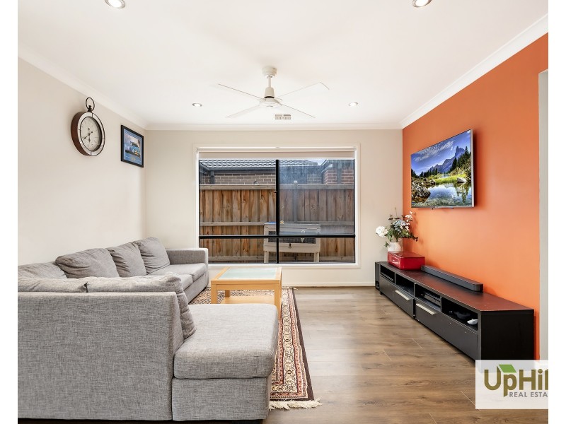 21 Rilana Road, Clyde North VIC 3978