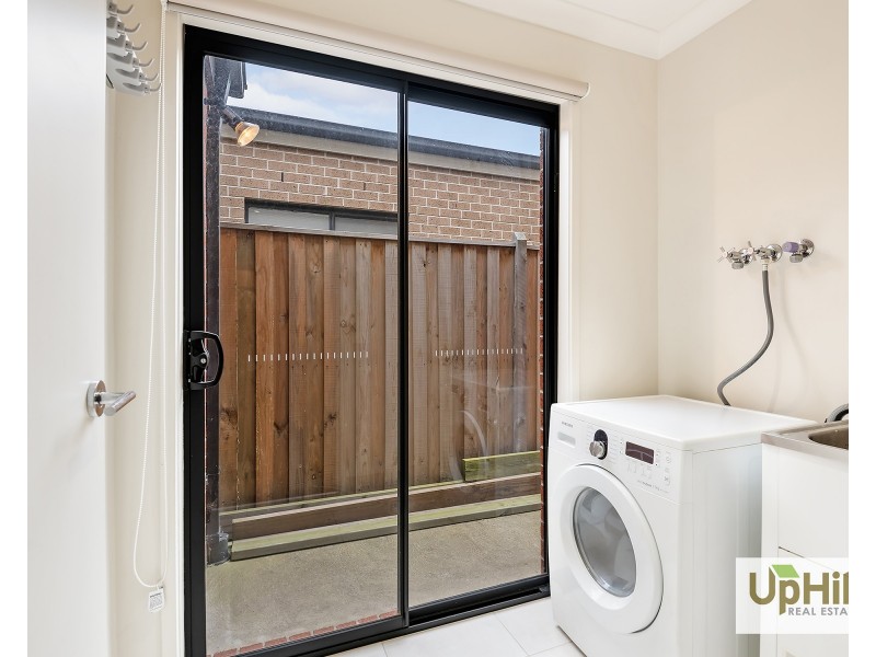 21 Rilana Road, Clyde North VIC 3978