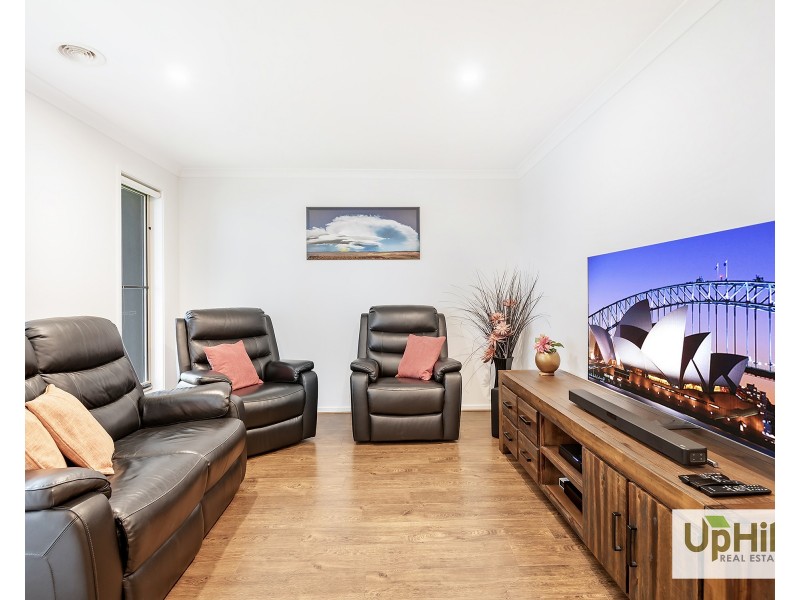 18 Lancelot Avenue, Clyde VIC 3978