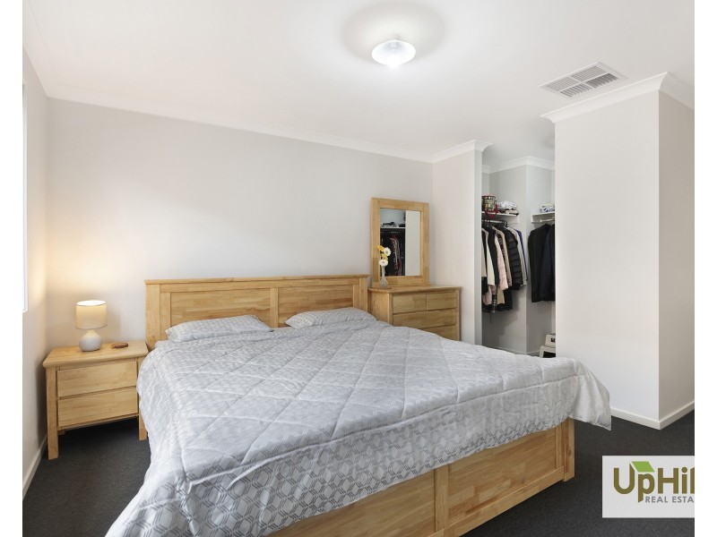 18 Lancelot Avenue, Clyde VIC 3978