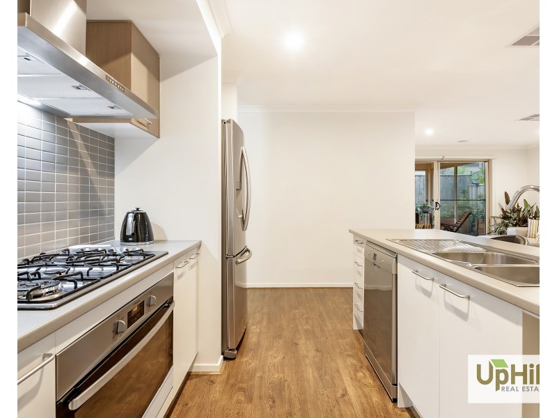 18 Lancelot Avenue, Clyde VIC 3978