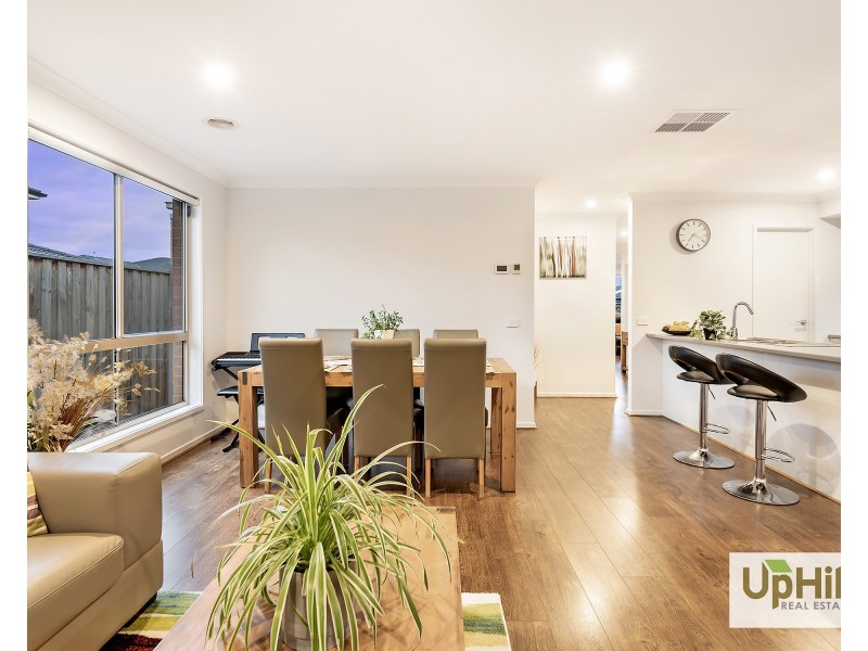 18 Lancelot Avenue, Clyde VIC 3978