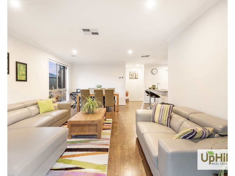 18 Lancelot Avenue, Clyde VIC 3978