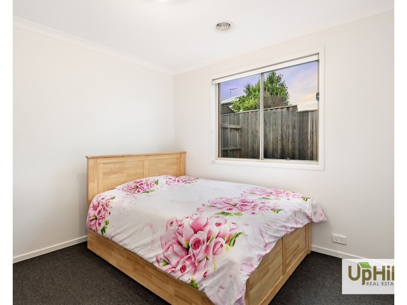 18 Lancelot Avenue, Clyde VIC 3978