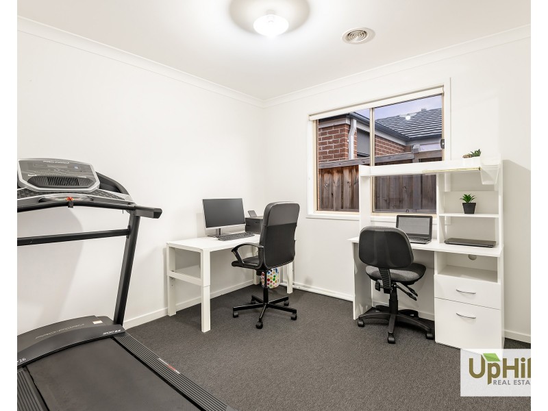 18 Lancelot Avenue, Clyde VIC 3978