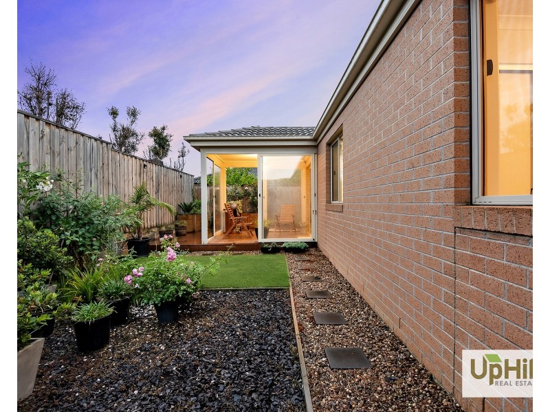 18 Lancelot Avenue, Clyde VIC 3978