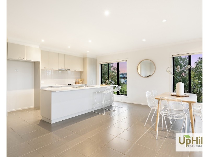 3 Doonhamer Place, Clyde North VIC 3978