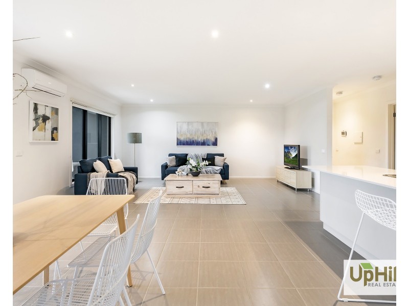 3 Doonhamer Place, Clyde North VIC 3978