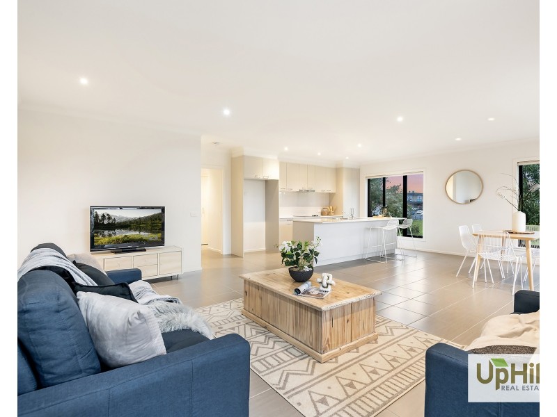 3 Doonhamer Place, Clyde North VIC 3978