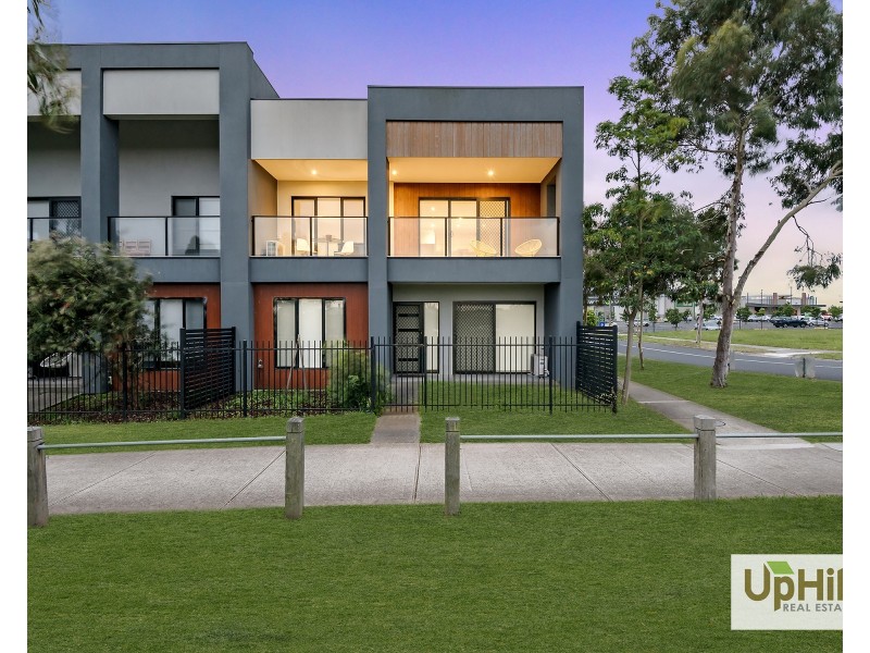 3 Doonhamer Place, Clyde North VIC 3978