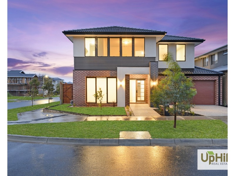 7 Makalu Circuit, Clyde North VIC 3978