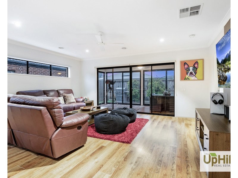 32 Castillo Avenue, Clyde North VIC 3978