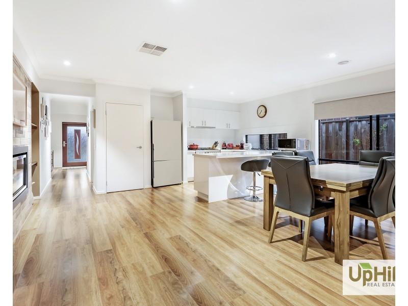 32 Castillo Avenue, Clyde North VIC 3978