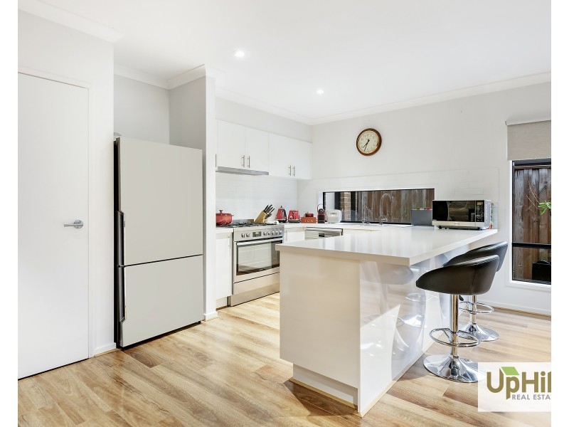 32 Castillo Avenue, Clyde North VIC 3978