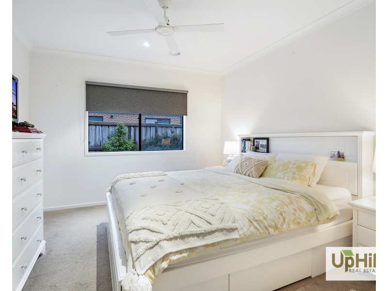 32 Castillo Avenue, Clyde North VIC 3978