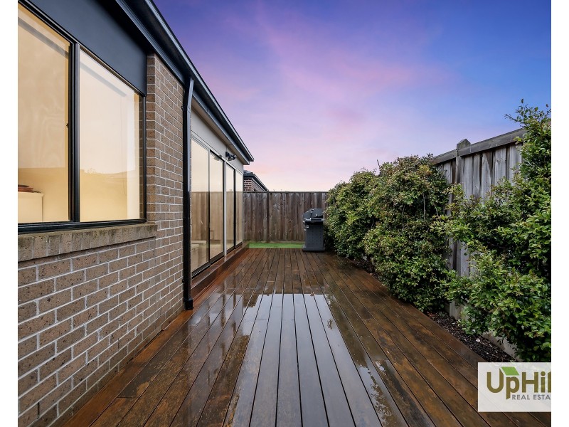 32 Castillo Avenue, Clyde North VIC 3978