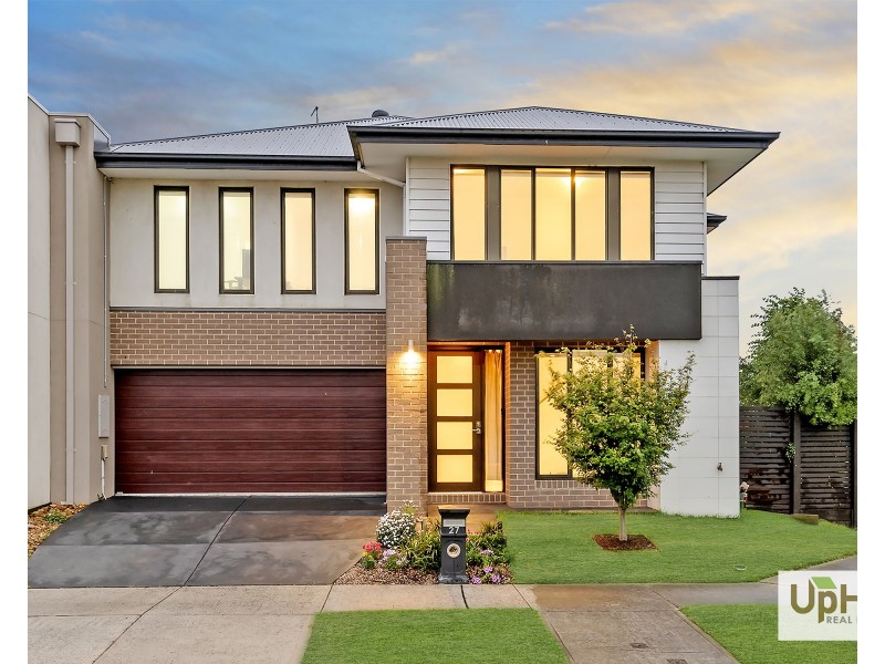 27 Lonarto Avenue, Clyde North VIC 3978