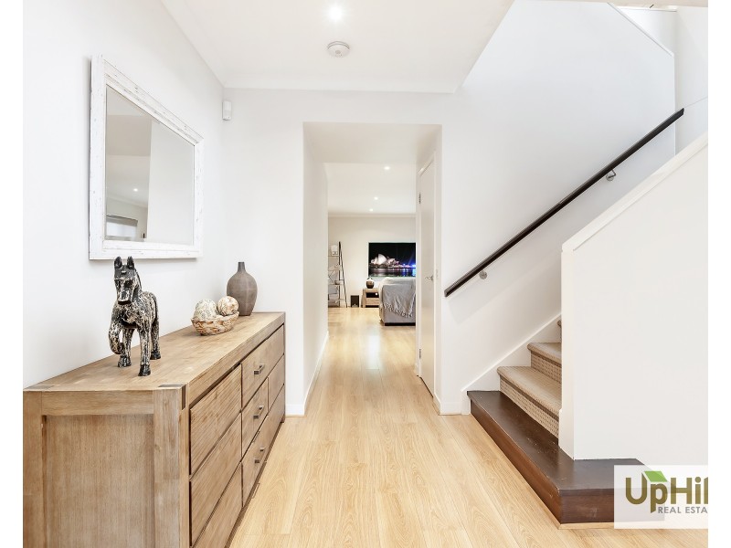 27 Lonarto Avenue, Clyde North VIC 3978