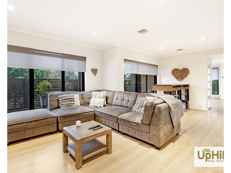 27 Lonarto Avenue, Clyde North VIC 3978