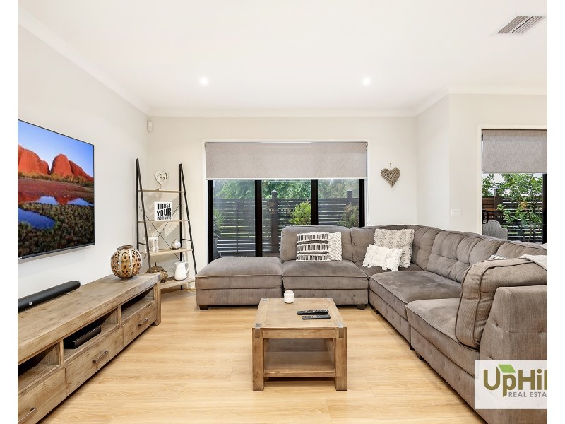 27 Lonarto Avenue, Clyde North VIC 3978