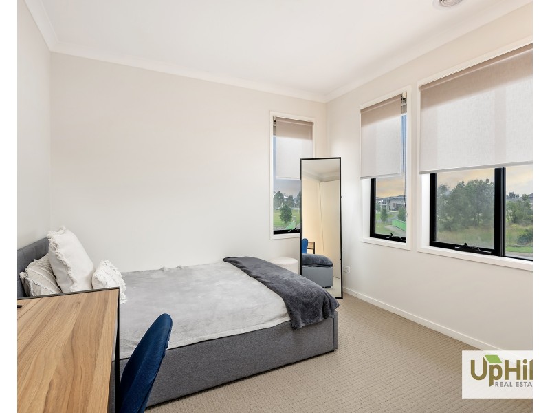 27 Lonarto Avenue, Clyde North VIC 3978