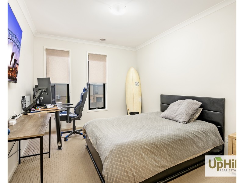 27 Lonarto Avenue, Clyde North VIC 3978