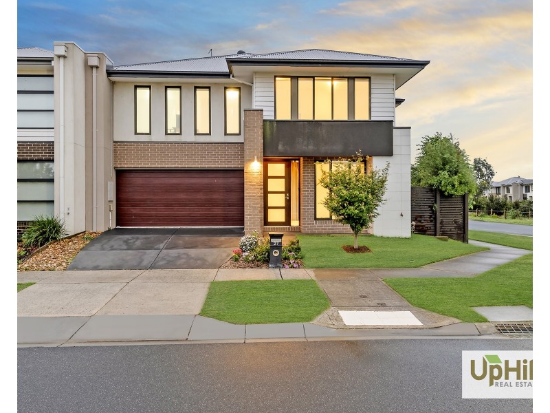27 Lonarto Avenue, Clyde North VIC 3978