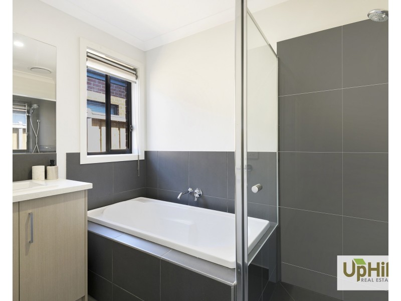 4 Towamba Avenue, Clyde VIC 3978
