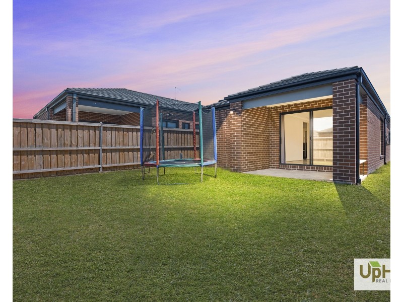 4 Towamba Avenue, Clyde VIC 3978