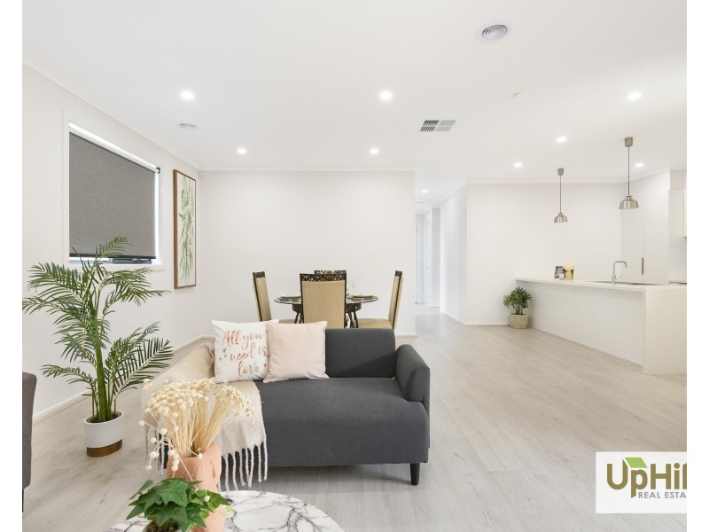 6 Towamba Avenue, Clyde VIC 3978