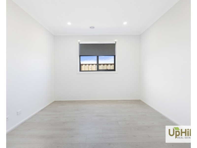 6 Towamba Avenue, Clyde VIC 3978