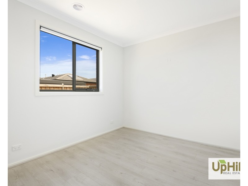 6 Towamba Avenue, Clyde VIC 3978