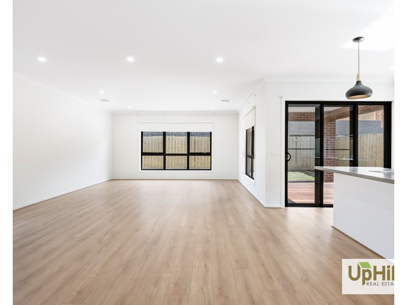 16 Grattan Street, Clyde VIC 3978