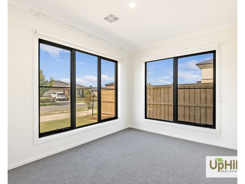 16 Grattan Street, Clyde VIC 3978