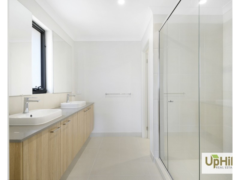 16 Grattan Street, Clyde VIC 3978