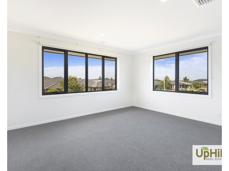 16 Grattan Street, Clyde VIC 3978