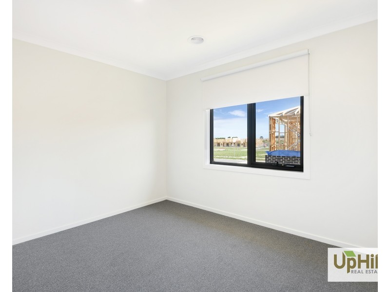 16 Grattan Street, Clyde VIC 3978
