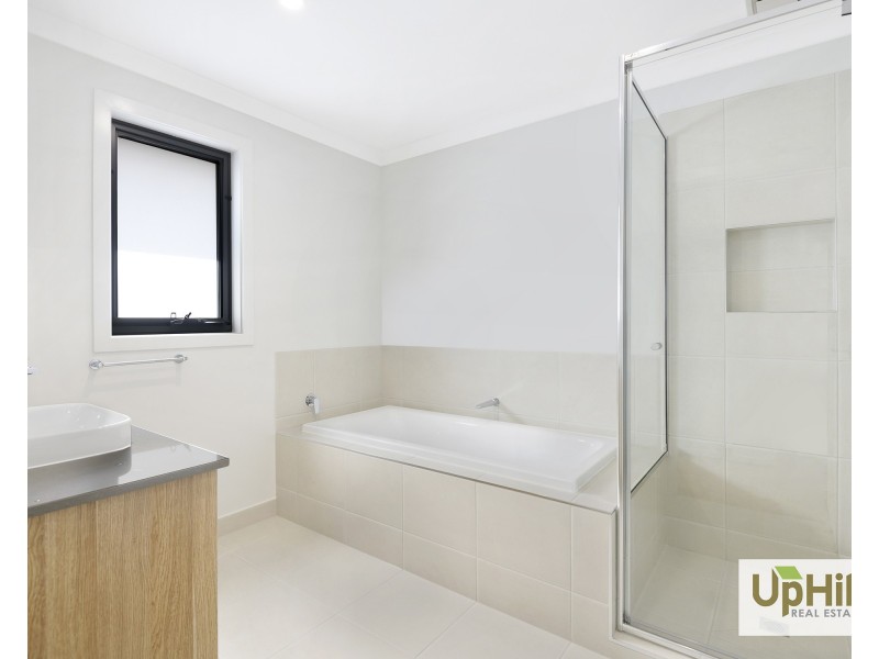 16 Grattan Street, Clyde VIC 3978