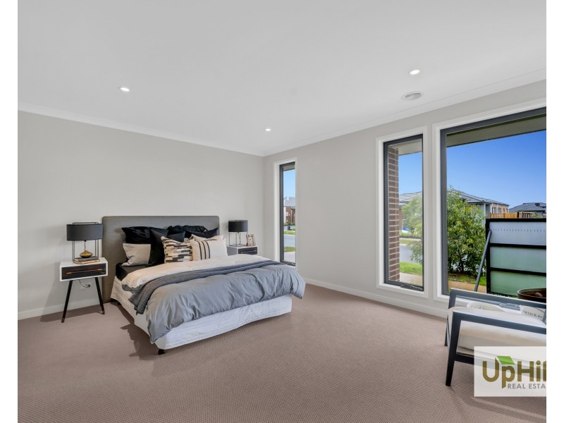 5 Glory Street, Clyde North VIC 3978