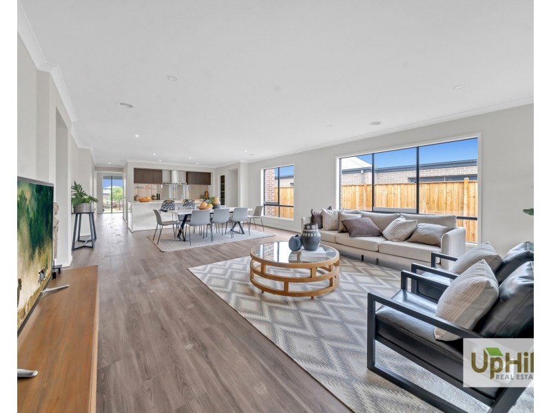 5 Glory Street, Clyde North VIC 3978