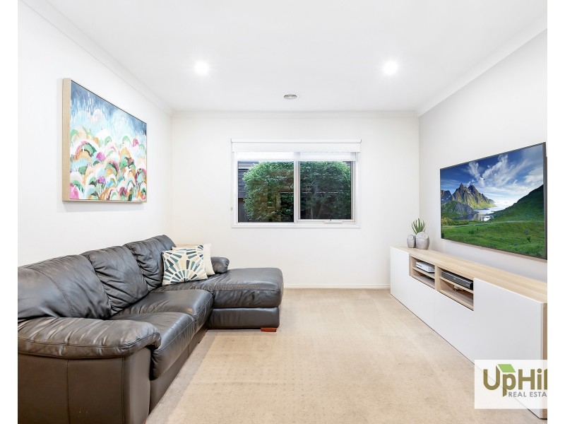 16 Wild Scotchman Way, Cranbourne East VIC 3977