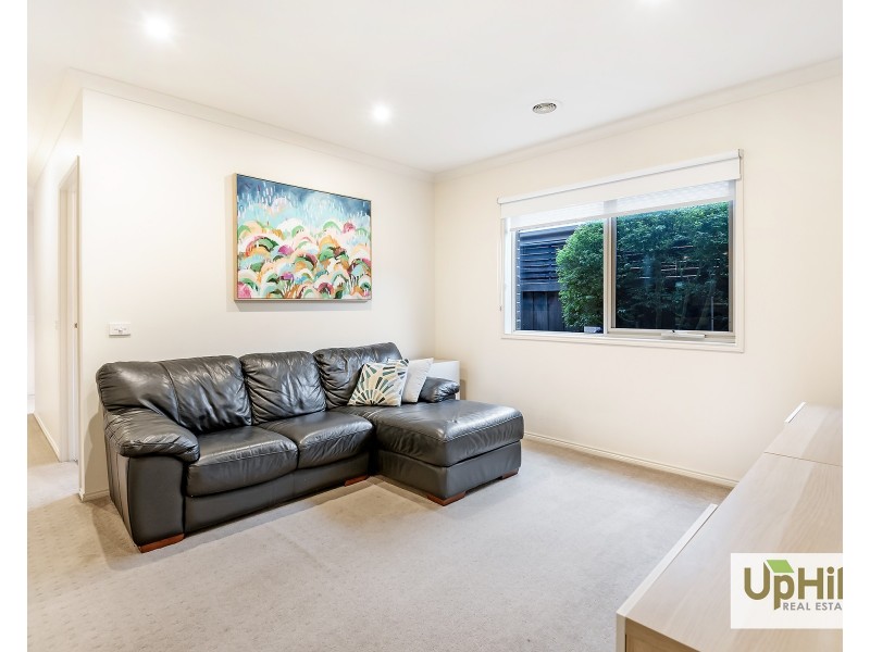 16 Wild Scotchman Way, Cranbourne East VIC 3977