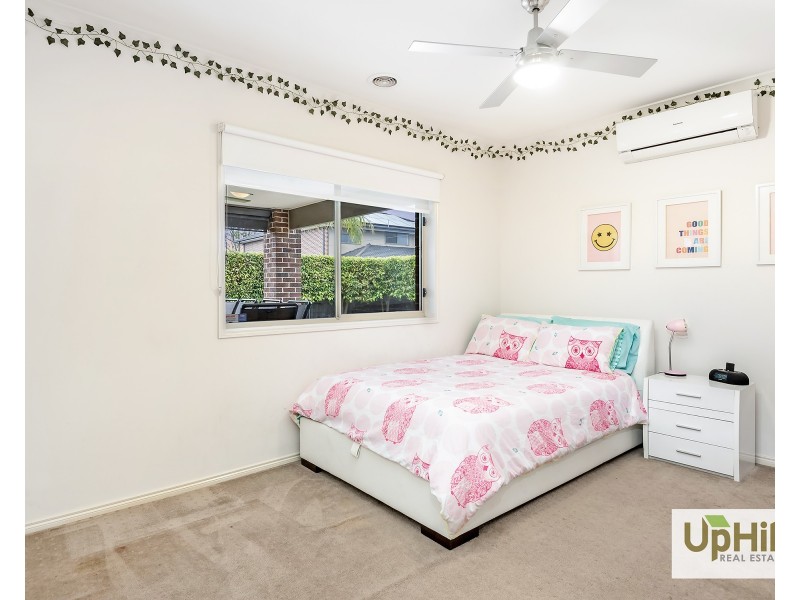 16 Wild Scotchman Way, Cranbourne East VIC 3977