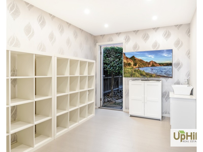 16 Wild Scotchman Way, Cranbourne East VIC 3977